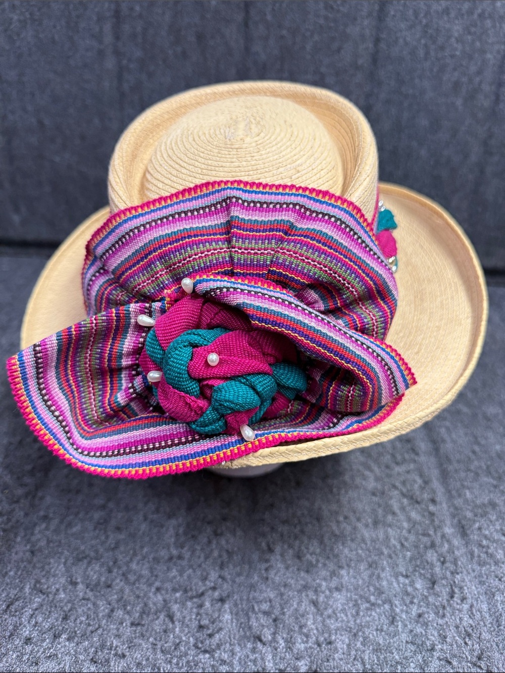 Maya Quiche Indian Straw Boater Hat with Pink & Teal Braided Band - Picture 4 of 6